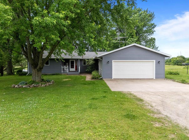 N5495 SPRING CREEK Road, MANAWA, WI 54949