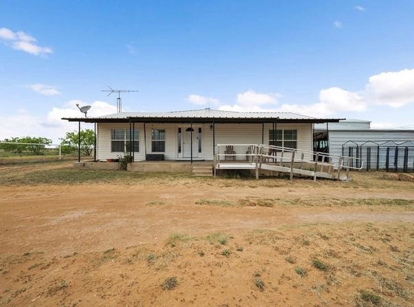 12401 E I-20, Coahoma, TX 79511