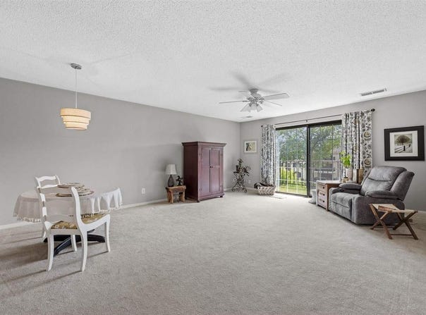 130 Thompson Dr SE, CedarRapids, IA 52403