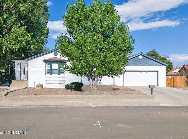 501 E APACHE Street, Farmington, NM 87401