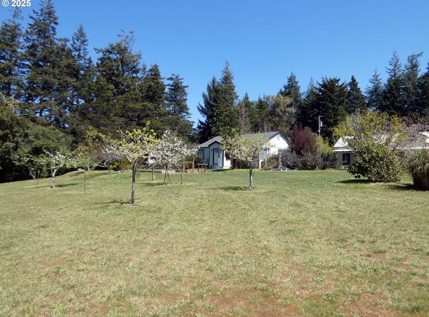 47615 Oregon Coast Hwy, Bandon, OR 97411
