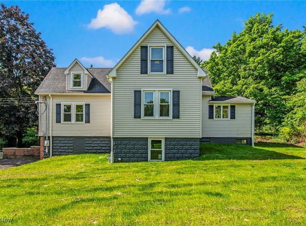 416 N Hambden Street, Chardon, OH 44024