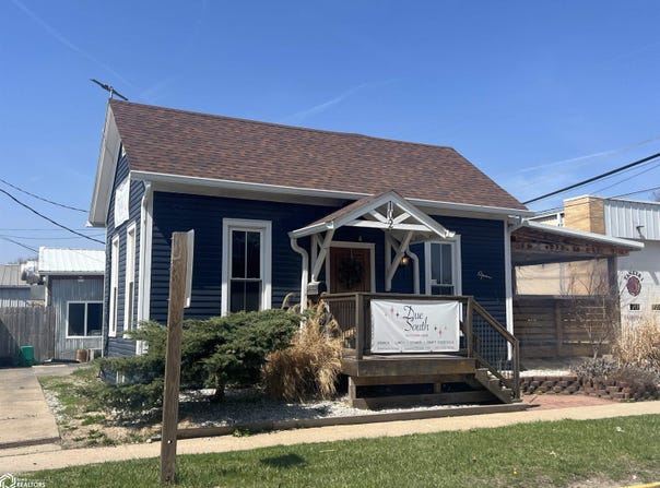 102 N 2Nd Street, Fairfield, IA 52556