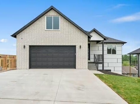2113 N 26th Street, Ozark, MO 65721