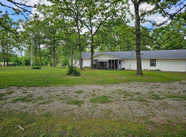 31932 Highway 5, Lebanon, MO 65536