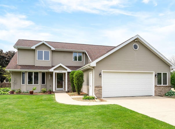 2539 W SUNNYVIEW Circle, APPLETON, WI 54914-1147
