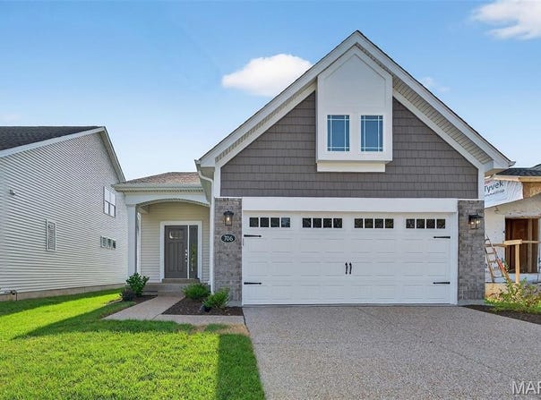 706 Barnwood Hill Drive, O'Fallon, MO 63385