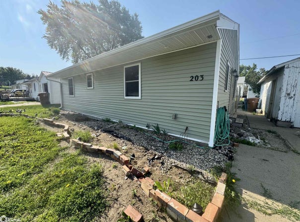 203 Oak Street, Audubon, IA 50025