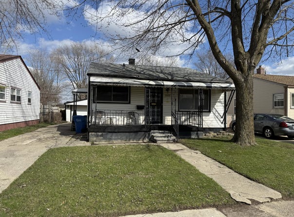 22458 Hillock Avenue, Warren, MI 48089