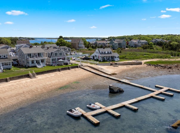 24 Richmond Road, Pocasset, MA 02559