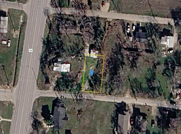 703 E Jones Street, Luling, TX 78648