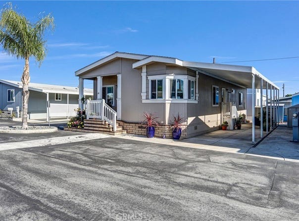 1020 Bradbourne Avenue, Duarte, CA 91010