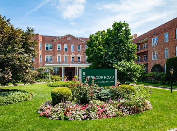 2 Overlook Road, White Plains, NY 10605