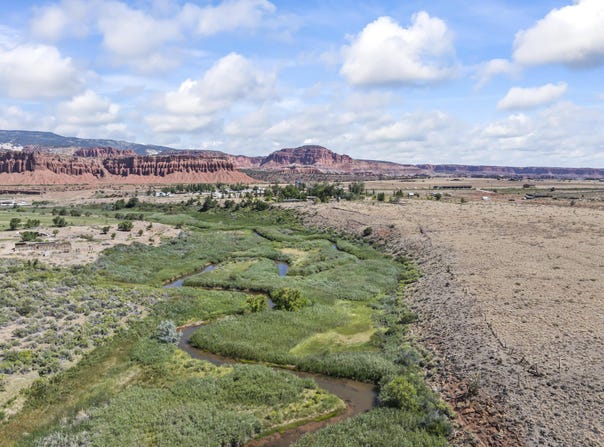 925 W 100 S, Torrey, UT 84775