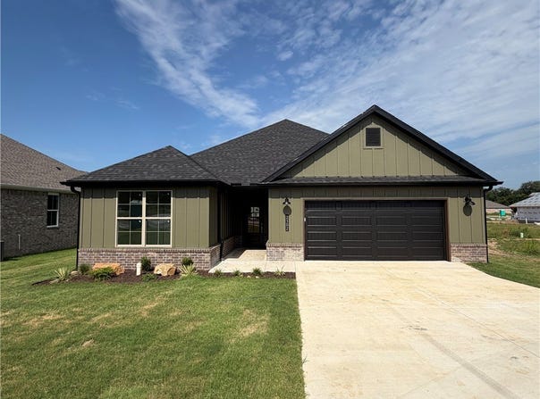 2302 Cassidy Court, Siloam Springs, AR 72761