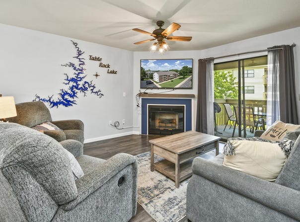 123 Bunker Ridge Drive, Branson, MO 65616