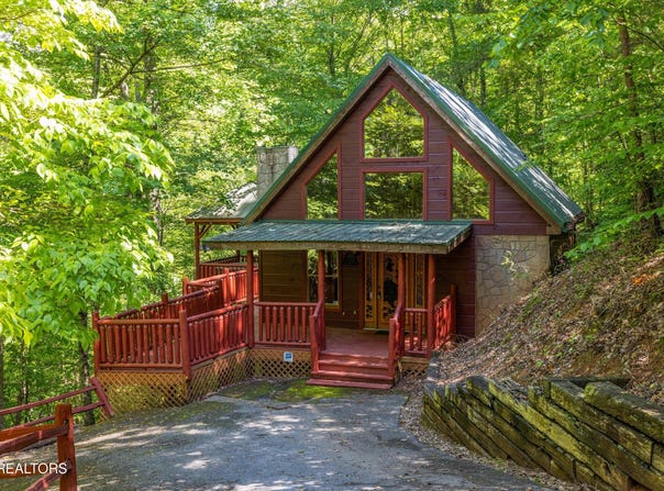 1744 Azalea Circle, Sevierville, TN 37876