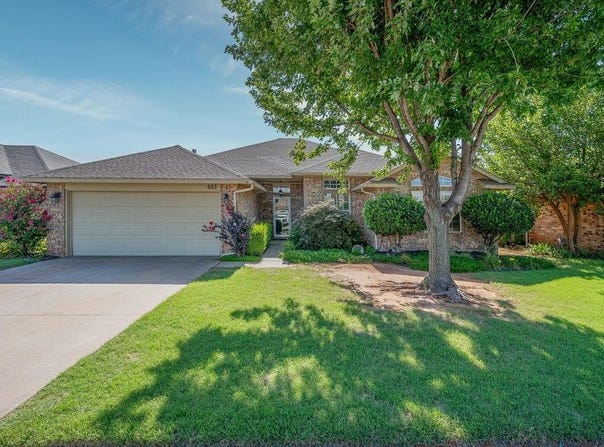 633 Eastview Drive, Yukon, OK 73099