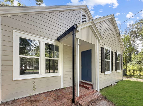 975 W Lucas, Beaumont, TX 77706