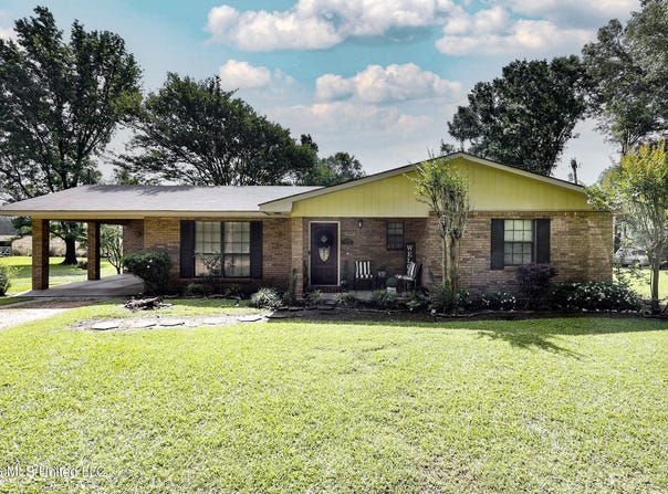2476 Loyd Star Lane, Wesson, MS 39191