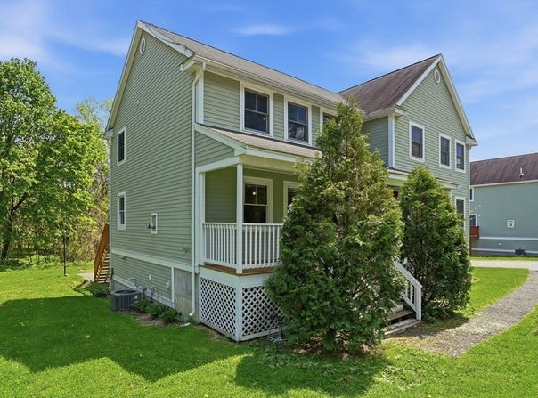 1185 Main St, Clinton, MA 01510