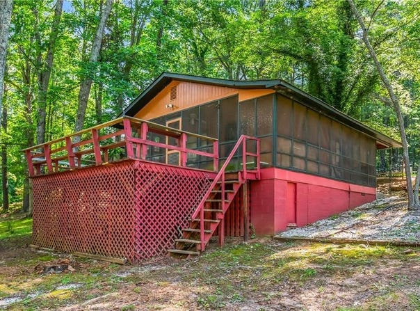 1187 Lakeshore Lane, Mount Airy, NC 27030