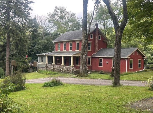 7 Allegheny Road, Upper Mt Bethel Twp, PA 18343