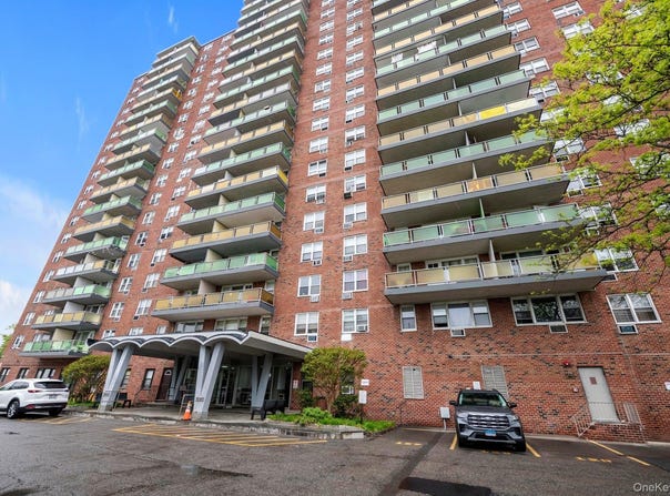1841 Central Park Avenue, Yonkers, NY 10103