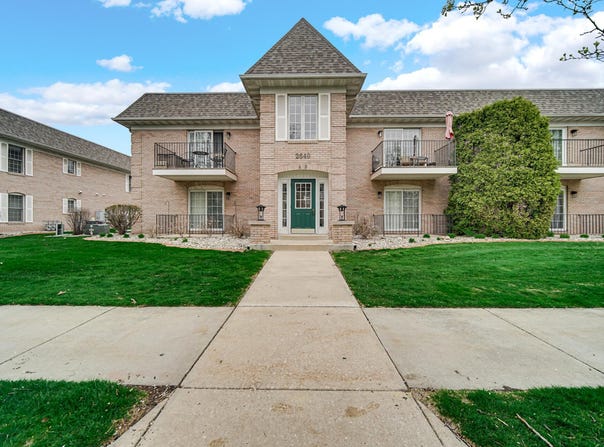 2649 Georgetowne, Highland, IN 46322