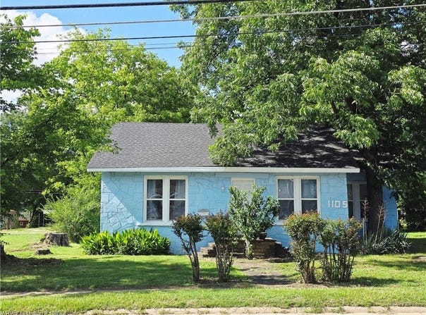 1105 E Walnut ST, Paris, AR 72855