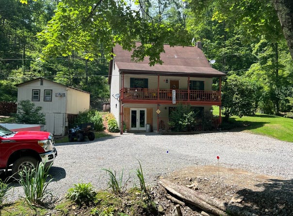 1691 Poe Run Road, Elkins, WV 26241
