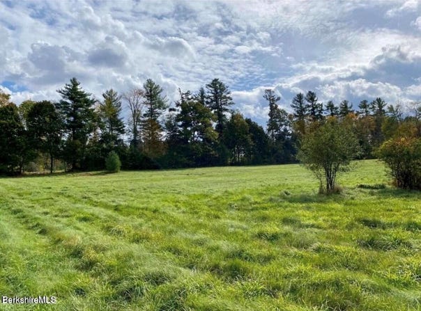 365 Churchill St, Pittsfield, MA 01201