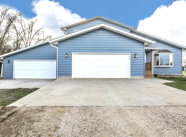 12881 W Pleasant Valley Drive, Aberdeen, SD 57401