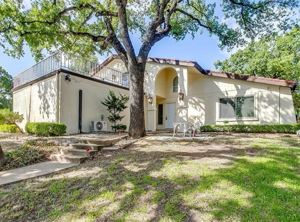 101 Valley View Court, Azle, TX 76020
