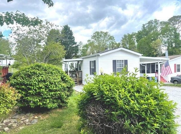 152 Ariel Loop, Hendersonville, NC 28792