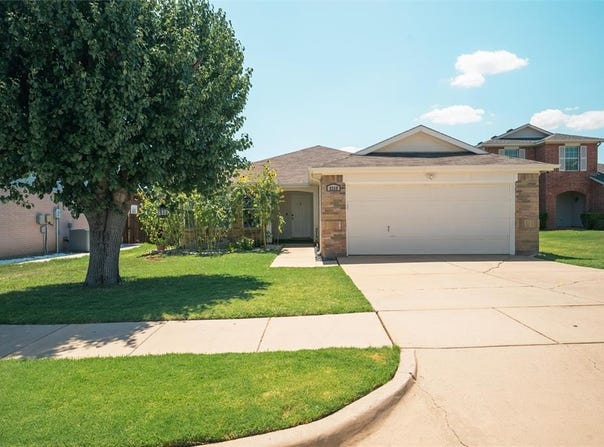 9209 Whistlewood Drive, Fort Worth, TX 76244