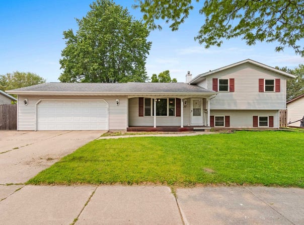 57 SOLAR Circle, APPLETON, WI 54915
