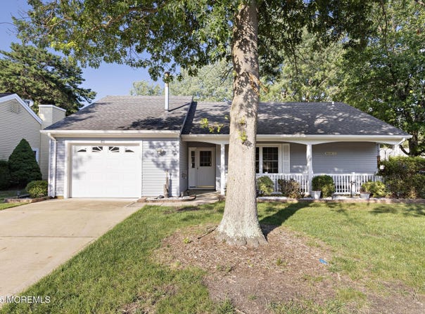 40 Canterbury Drive, Forked River, NJ 08731