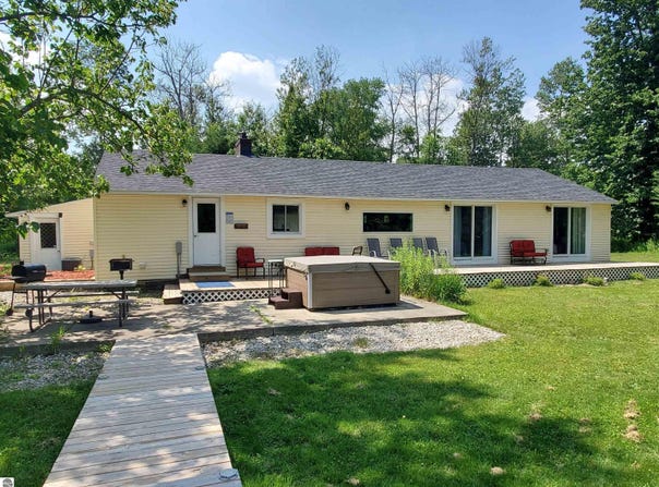 3227 S GARFIELD ROAD, KINGSLEY, MI 49649