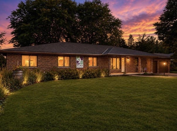 2330 MEADOW PARK Drive, GREEN BAY, WI 54311-6941
