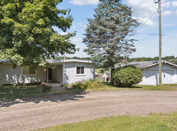 6570 Farley Rd. Road, Pinckney, MI 48169
