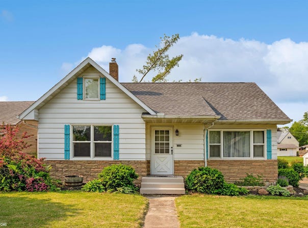 805 E Anson Street, Marshalltown, IA 50158
