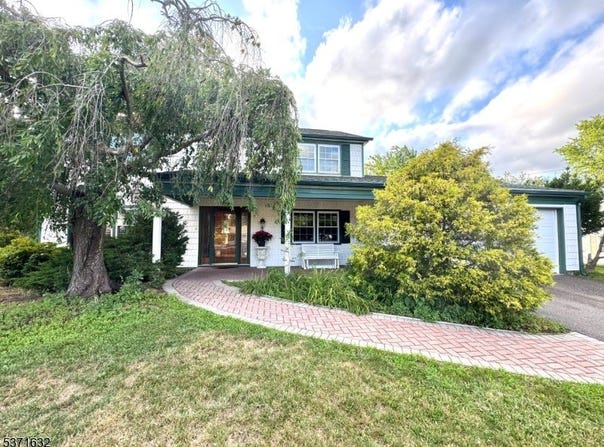 14 Landry Rd, Franklin Twp., NJ 08873-2243