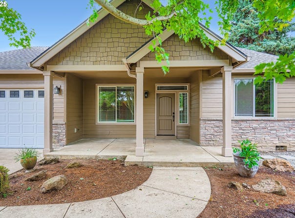 1080 SAGE ST, Silverton, OR 97381