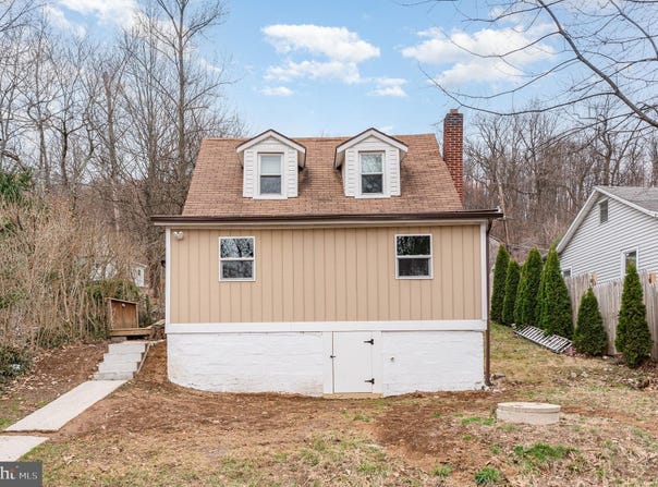 22 ESTHER LANE, DILLSBURG, PA 17019