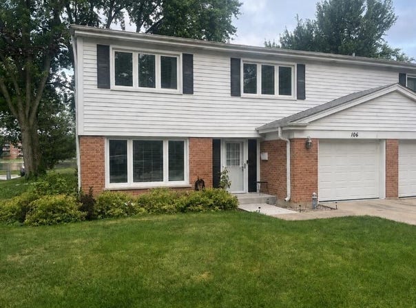 106 N Regency Drive E, Arlington Heights, IL 60004