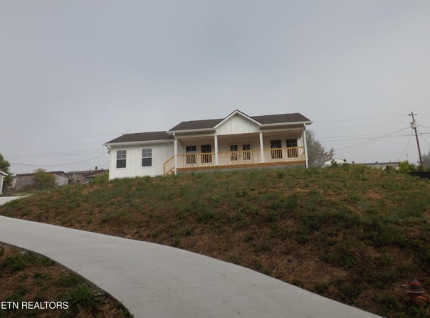 328 Wilson Hurst St, Tazewell, TN 37879