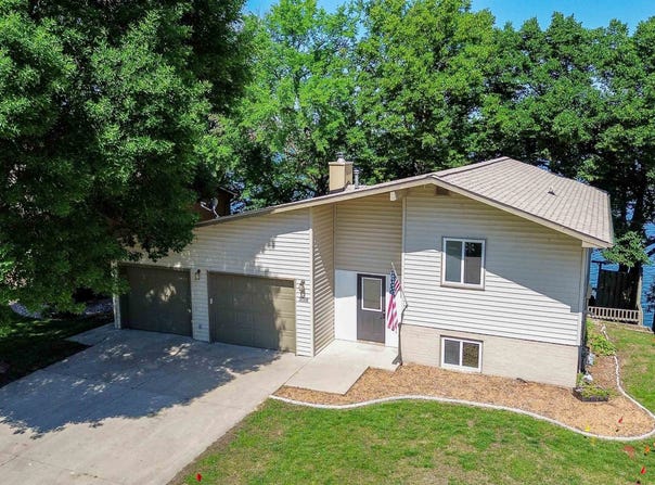 3026 Center Lake Drive, Spirit Lake, IA 51360