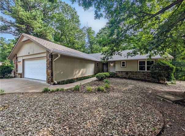 19 Lockerbie  DR, Bella Vista, AR 72715