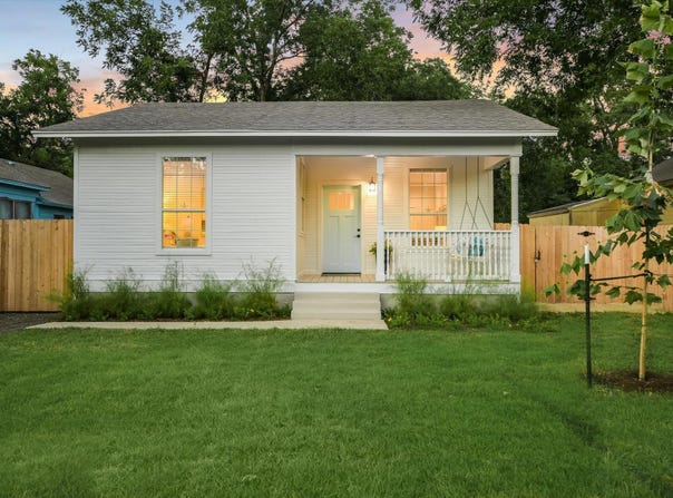 1106 Kimbro ST, Taylor, TX 76574